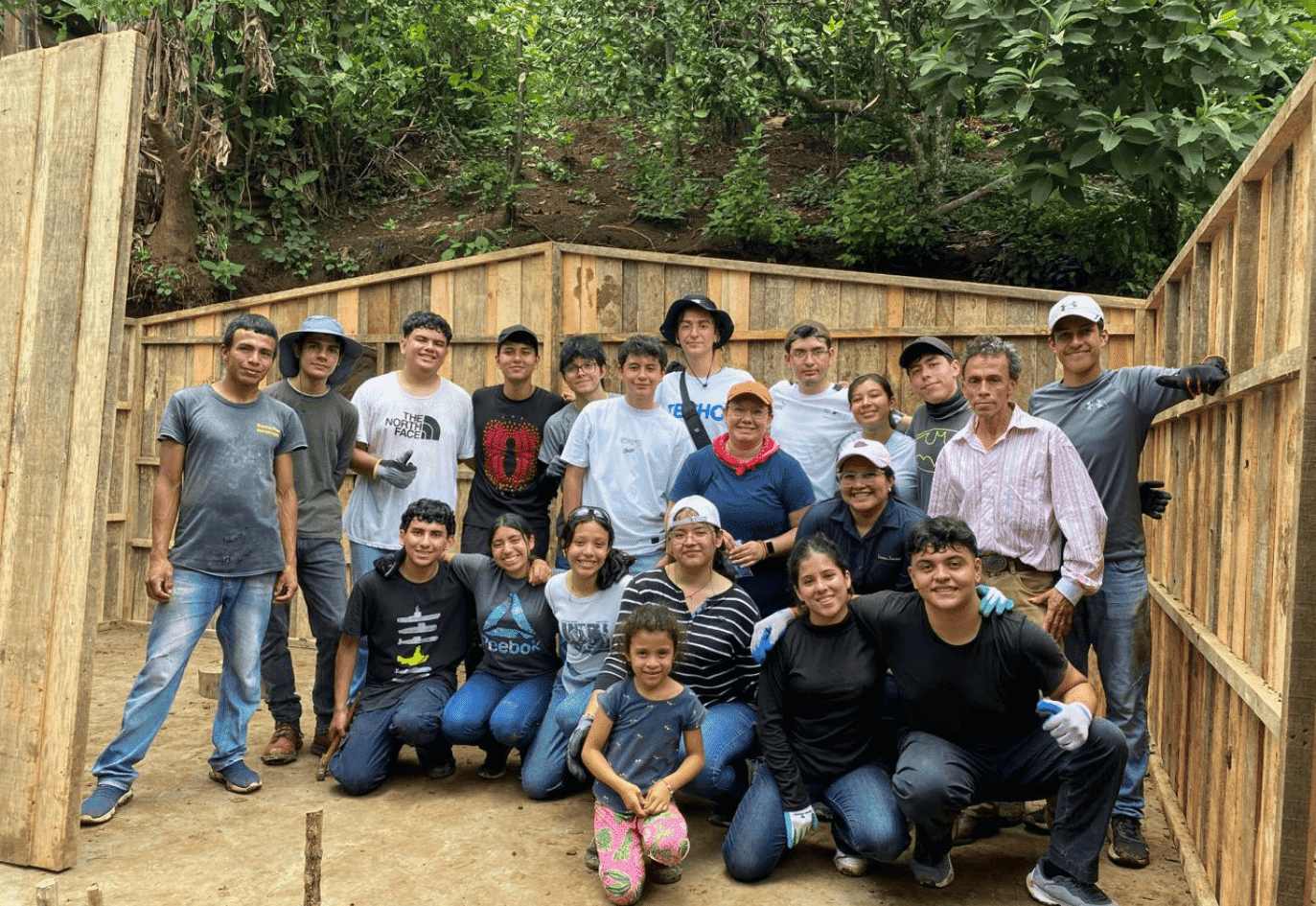 Servicio solidario con TECHO